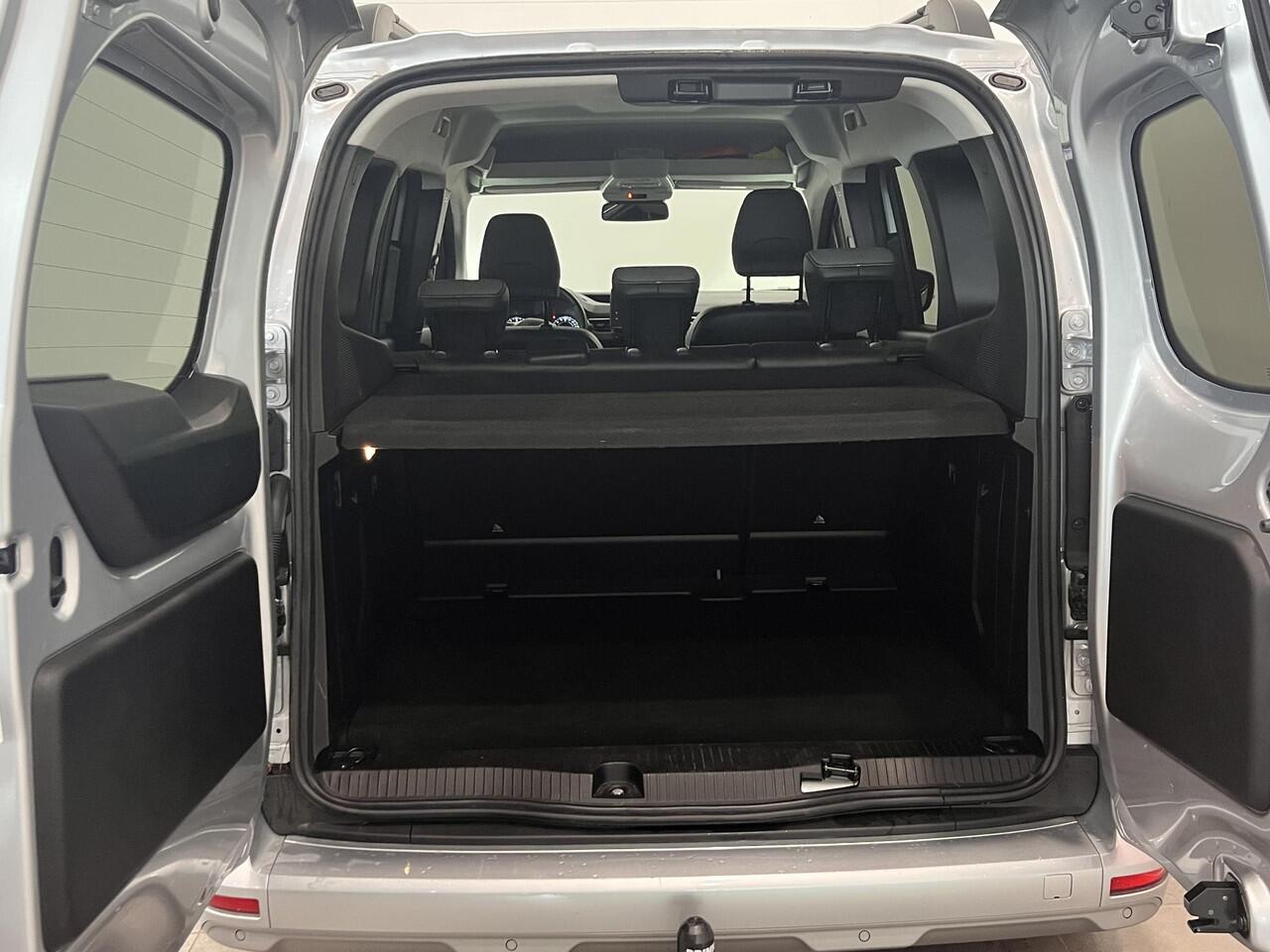 Renault KANGOO 1.3 TCe 130 EDC Techno | Trekhaak | Keyless | Stoelverwarming | Navigatie | Climate Control | Cruise Control | Lichtmetalen velgen 17" | Parkeersensoren voor, zij, achter en achteruitrijcamera