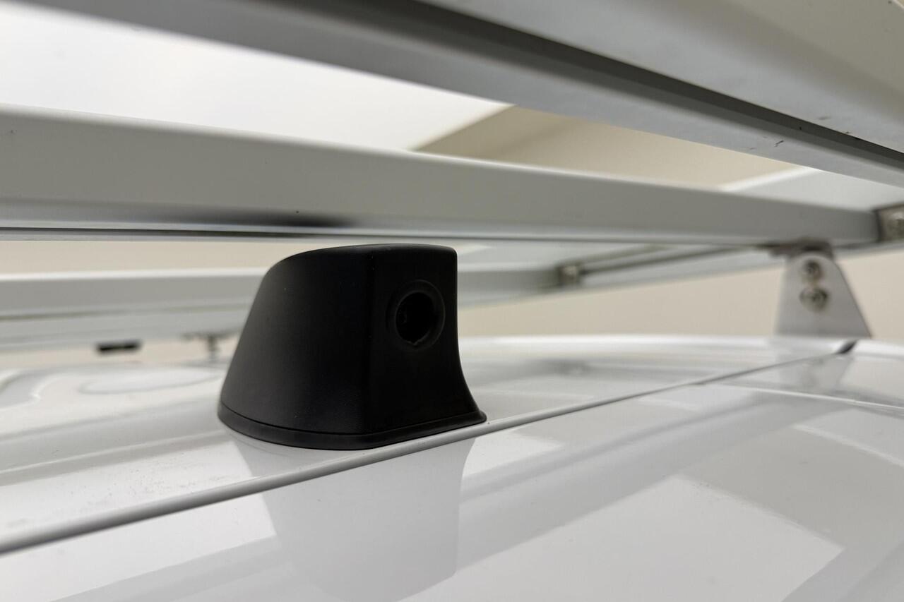 Renault KANGOO 1.3 TCe 100 Luxe L1 | Apple carplay/Android auto | Achteruitrijcamera | Cruise control | Airco | Parkeersensoren achter | Bumpers in carrosseriekleur |