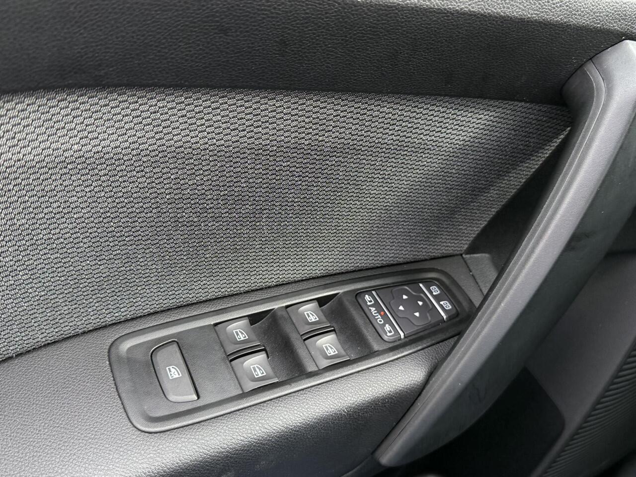 Renault KANGOO 1.3 TCe 130 Techno | Navigatie | Achteruitrijcamera | Stoelverwarming | LED | DAB | Climate Control | Key-less | Dodehoek detectie | Parkeersensoren | Cruise Control |