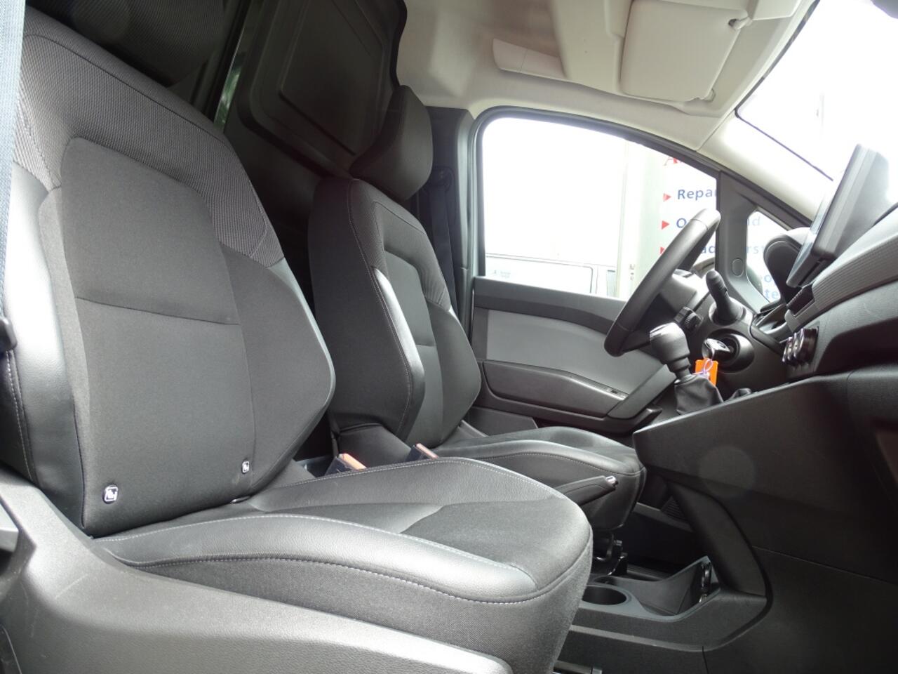 Renault KANGOO 1.5 Blue dCi Comfort NAVI TREKHAAK