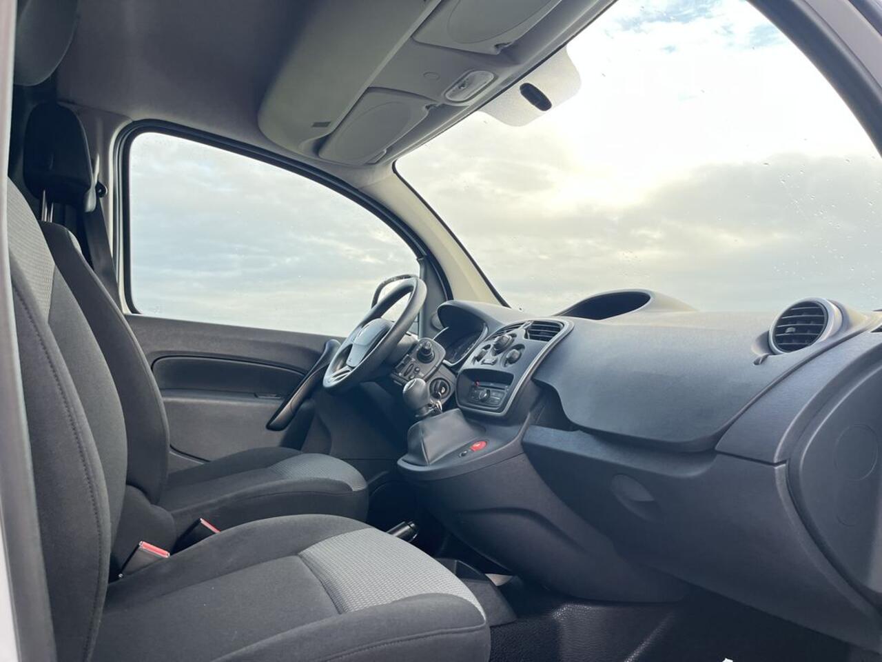 Renault KANGOO 1.5 dCi E6 R-Link BPM Vrij! Lease ¤171 p/m, Airco, Navi , PDC, Volledig onderhoudshistorie aanwezig