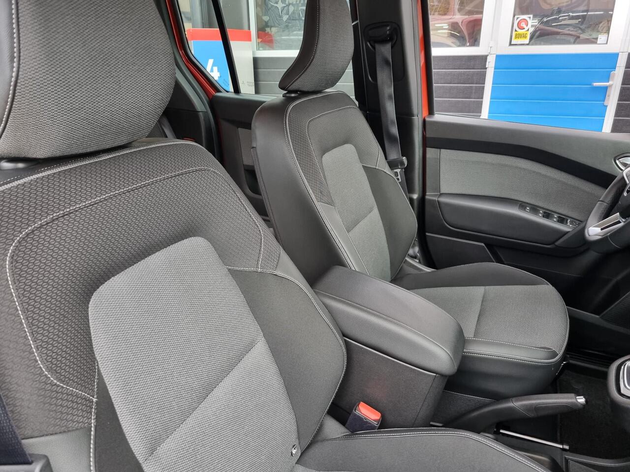 Renault KANGOO 1.3 Intens NAVI / CAMERA / TREKHAAK / PDC