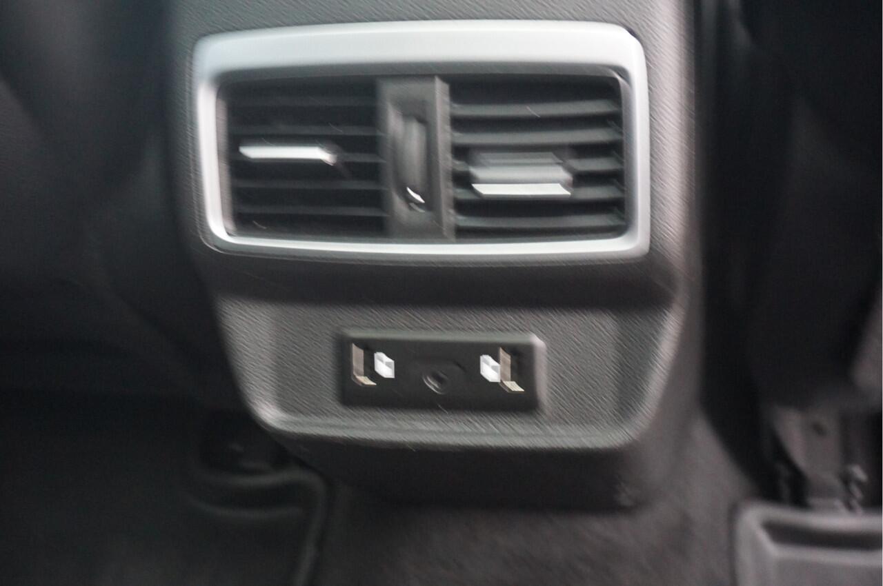 Renault KOLEOS Renault Koleos Initiale Paris 1.3 tce 160 EDC (trekhaak afn) 1600 kg trekgewicht!!