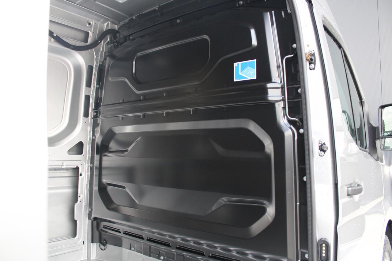 Renault MASTER T35 2.0 dCi 170pk L2H2 Extra - Navigatie - Camera - 270 gr deuren - Parkeersensoren - Draadloos laden - Rijklaar