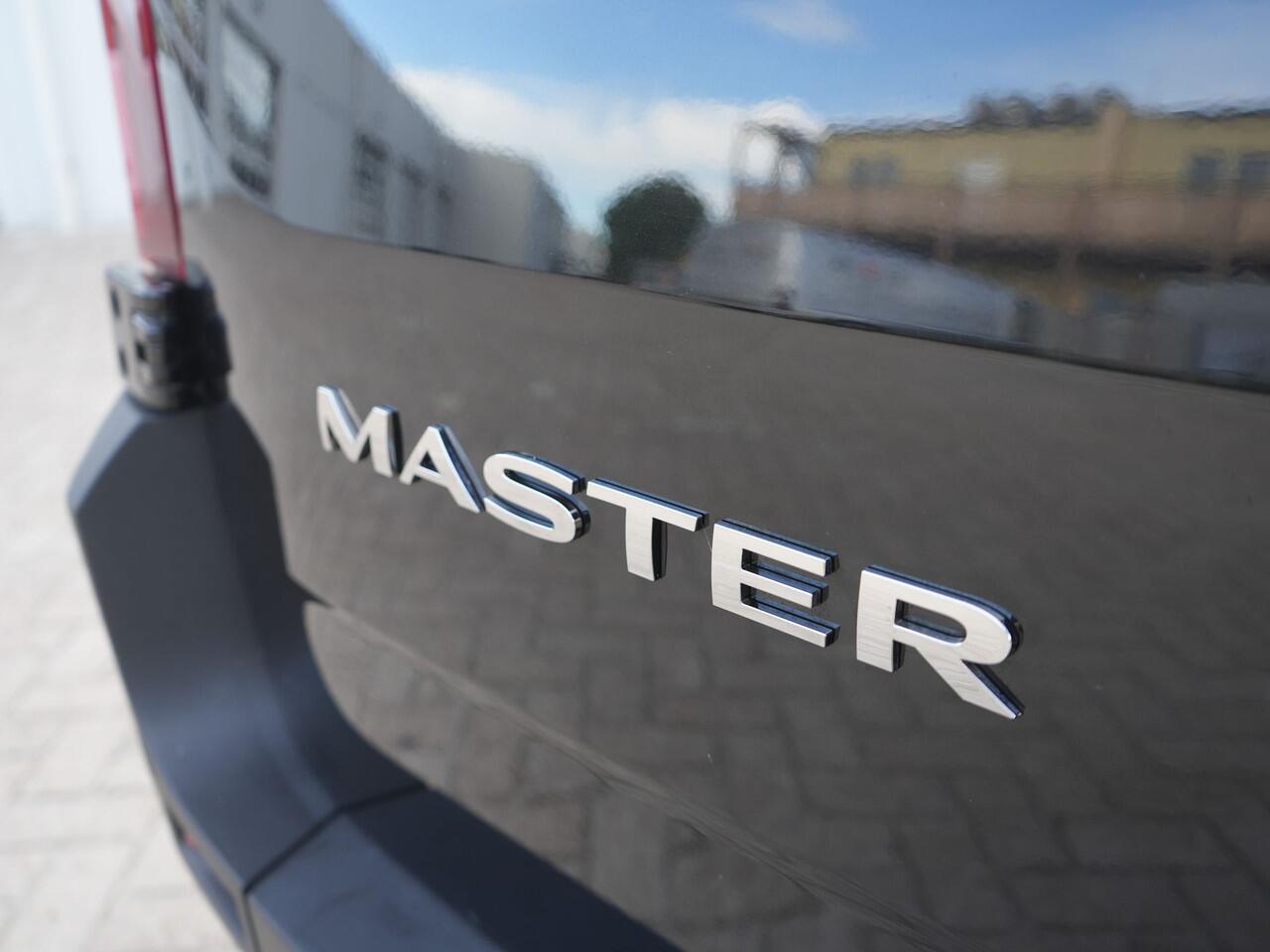 Renault MASTER T35 2.0 dCi 130 L2H2 Advance - VOORRAADVOORDEEL - Trekhaak - All Seasonbanden - Achteruitrijcamera - Cruise Control - Apple Carplay/Android Auto