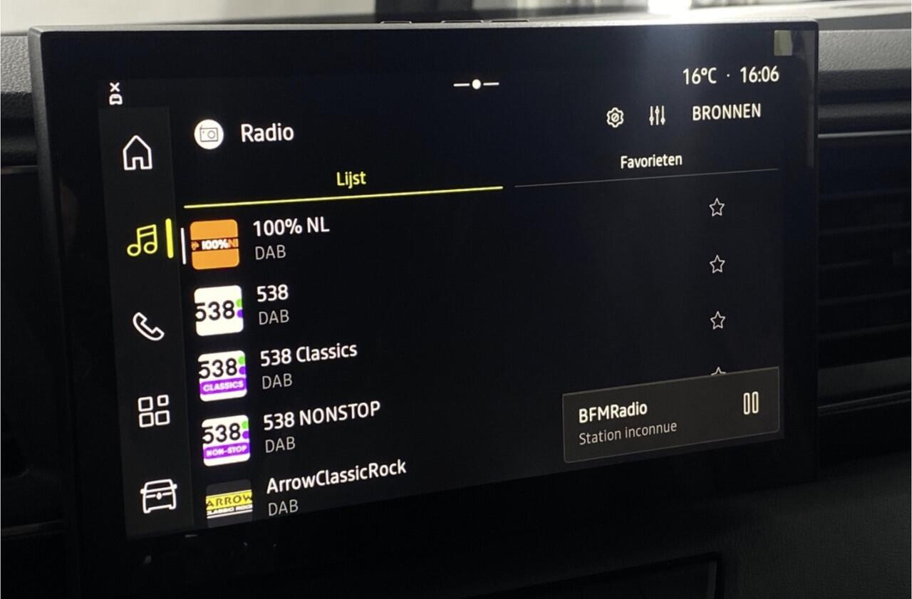 Renault MASTER T35 2.0 dCi 130 L2H2 Advance Stoelverwarming / Laadruimte betimmering / Trekhaak / All season