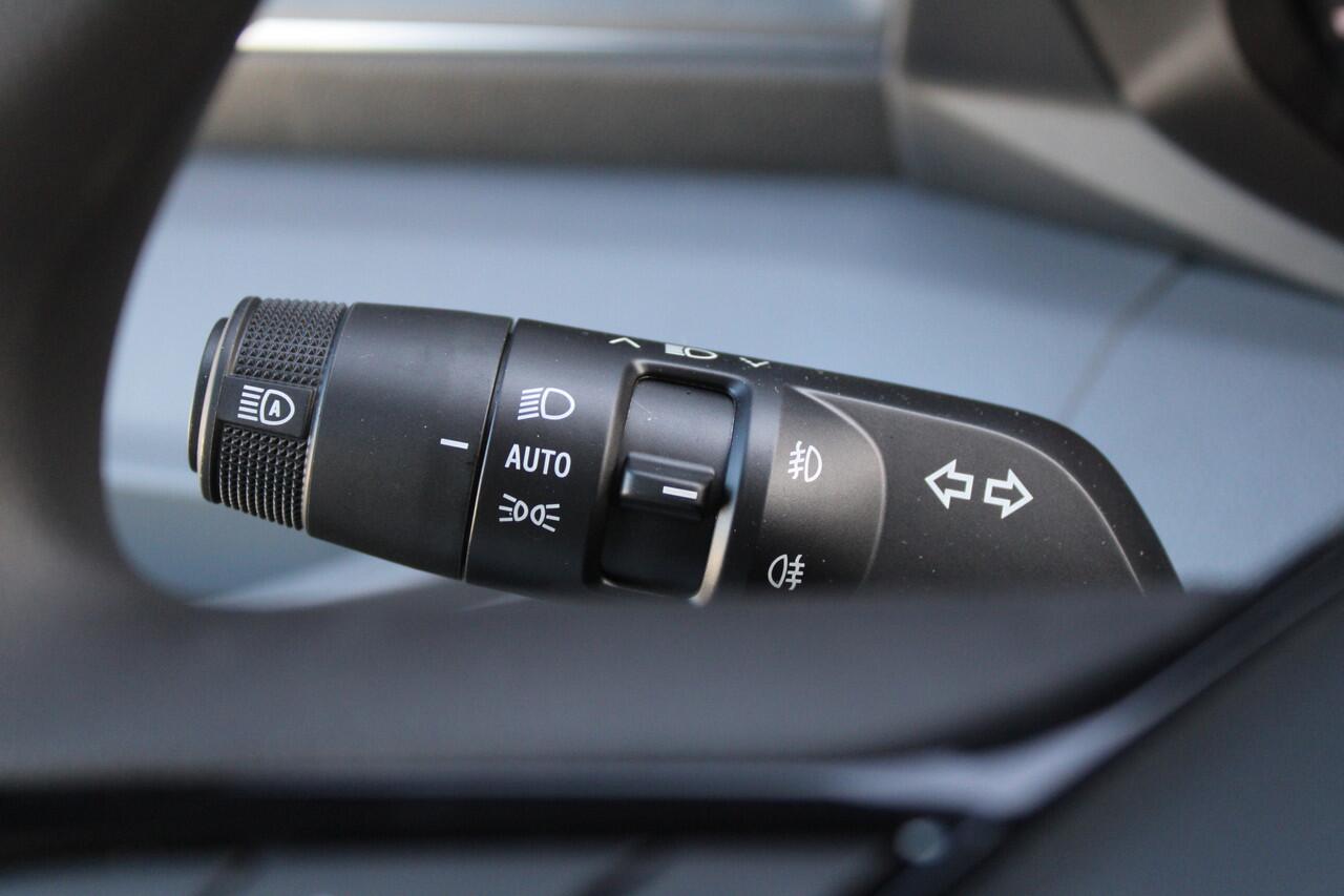 Renault MASTER T35 2.0 dCi 170pk L2H2 Extra - 2x Schuifdeur - Navigatie - Blind Spot - Camera - Stoelverwarming - Verwarmde voorruit - Rijklaar