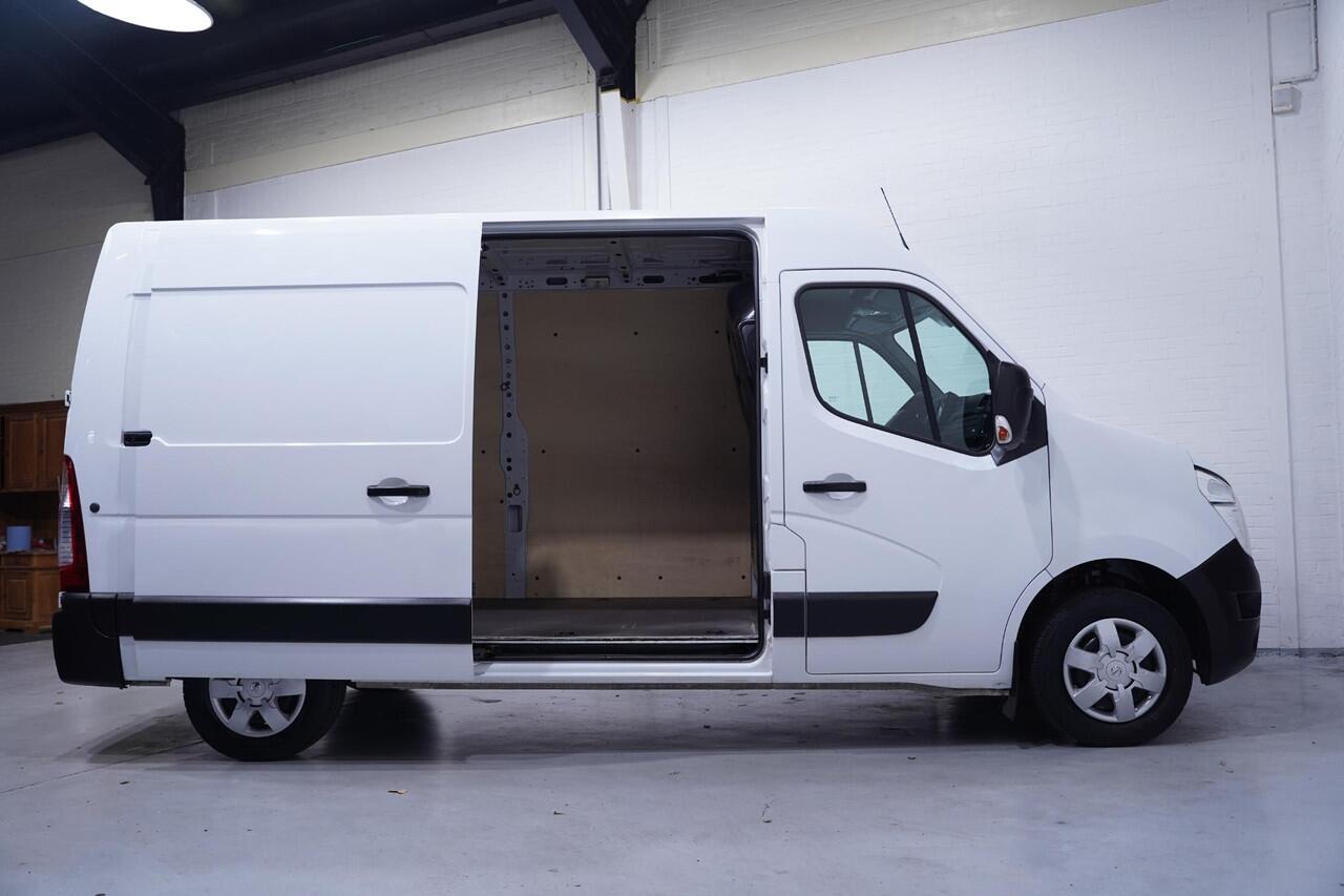 Renault MASTER Nissan NV400 2.3 dCi 150 pk Optima L2H2 Navi, Camera, Trekhaak, Airco ECC, Laadruimte Pakket, PDC achter, 3-Zits