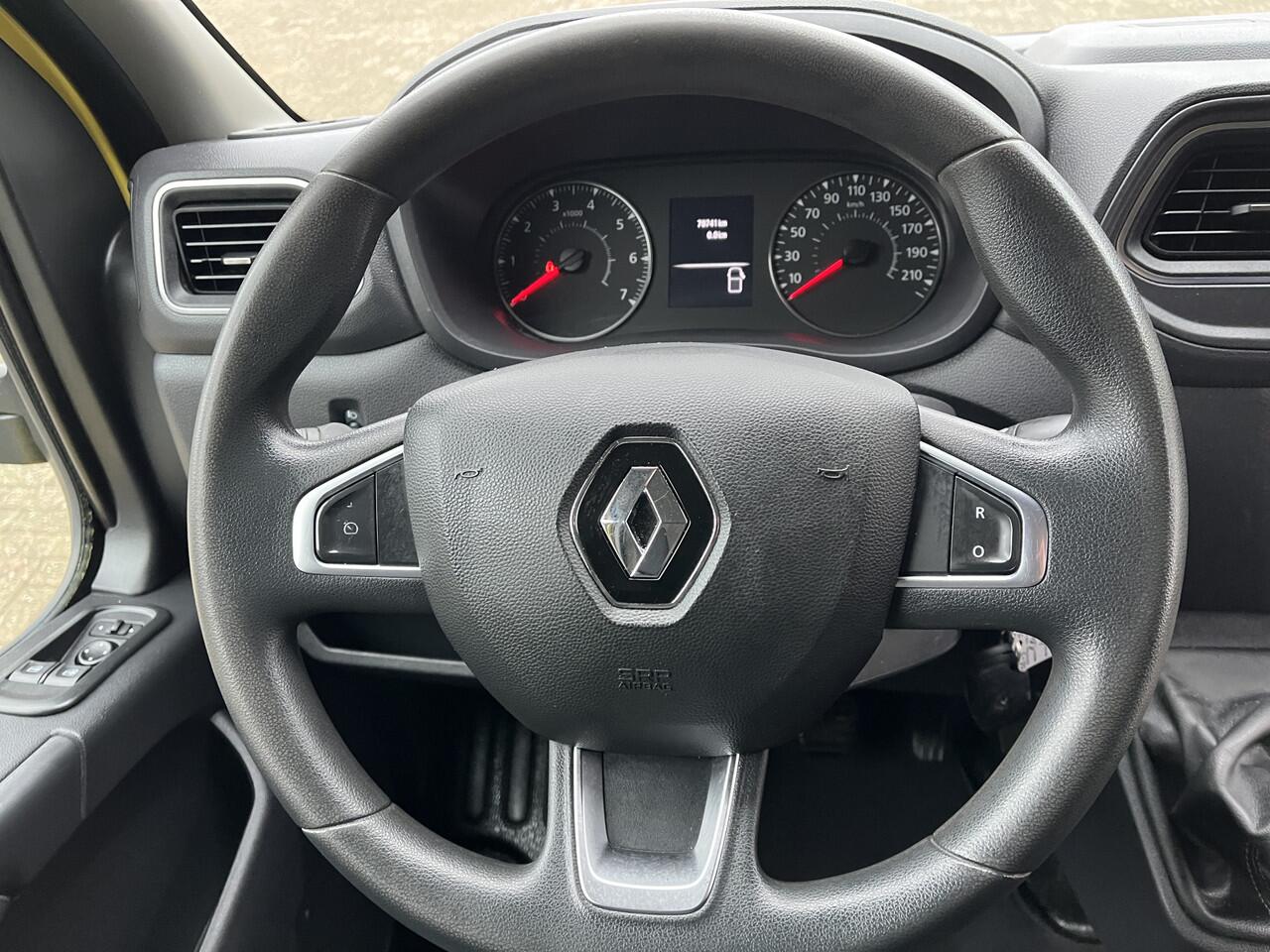 Renault MASTER T28 2.3 dCi 135 L1H1 Airco Cruise controle Trekhaak 2500kg trekgewicht Achteruitrijcamera Schuifdeur 3-Persoons Euro 6 Navigatiesysteem Telefoonverbinding 1e eigenaar