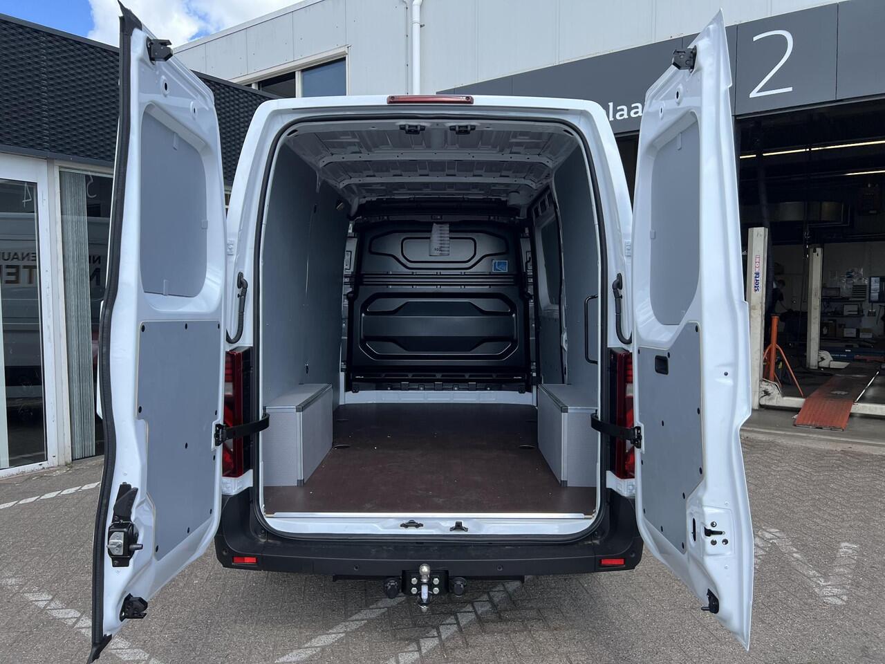 Renault MASTER T35 2.0 dCi 130 L2H2 Start | Demo | Draadloos Apple Carplay & Android Auto | Trekhaak | Parkeersensoren | DAB | LED | Cruise Control | Airco |