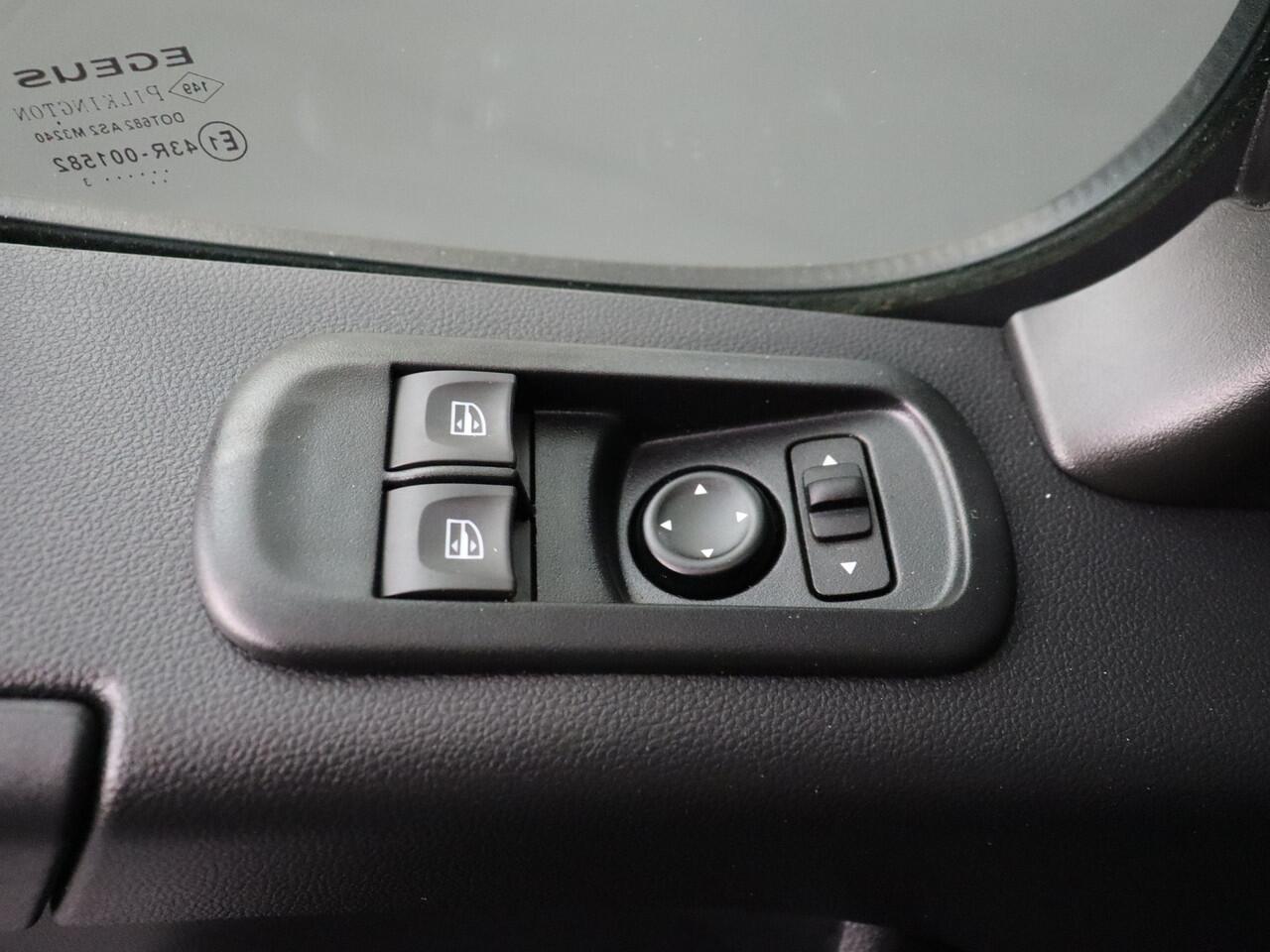 Renault MASTER 2.3DCi 150PK L3H2 Special Edition | Multimedia | Airco | Cruise | 3-Persoons | Trekhaak