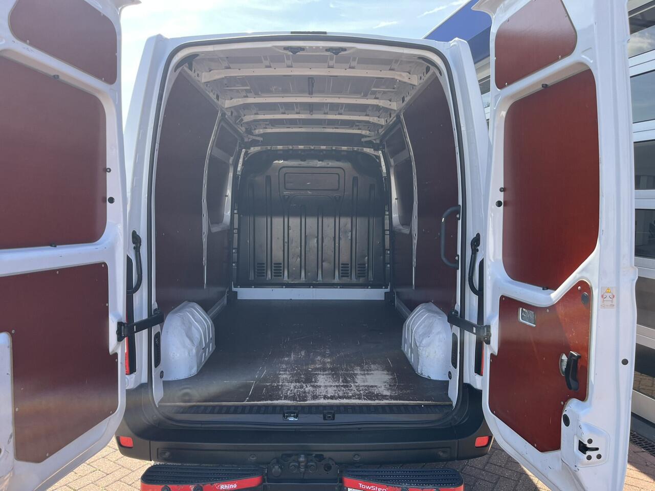 Renault MASTER T35 2.3 dCi 135 L2H2 Work Edition