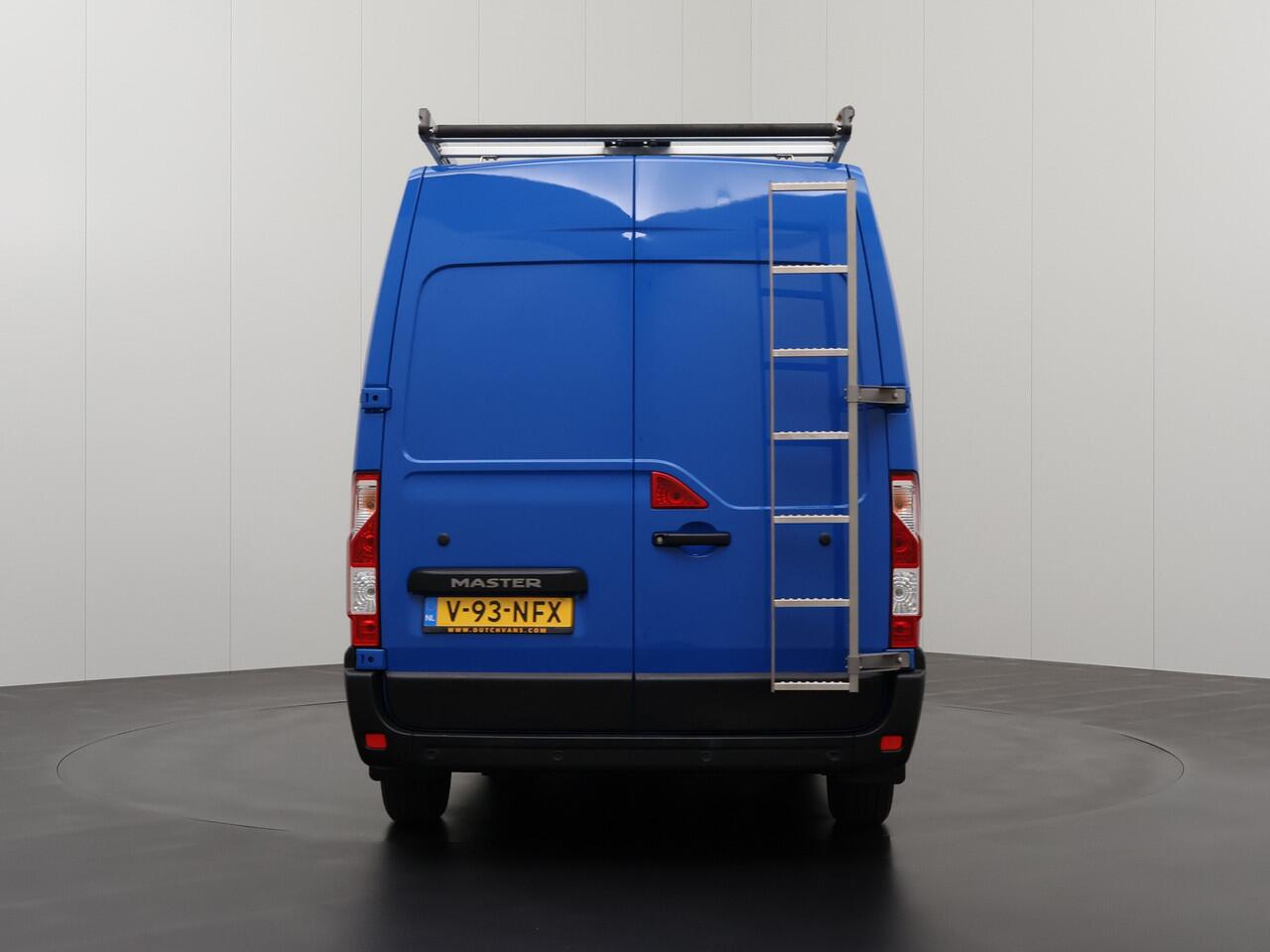 Renault MASTER 2.3DCI 135PK L3H2 | Maxi | Kastinrichting | Imperiaal | Navigatie | Camera | 3-Persoons | Cruise | Airco