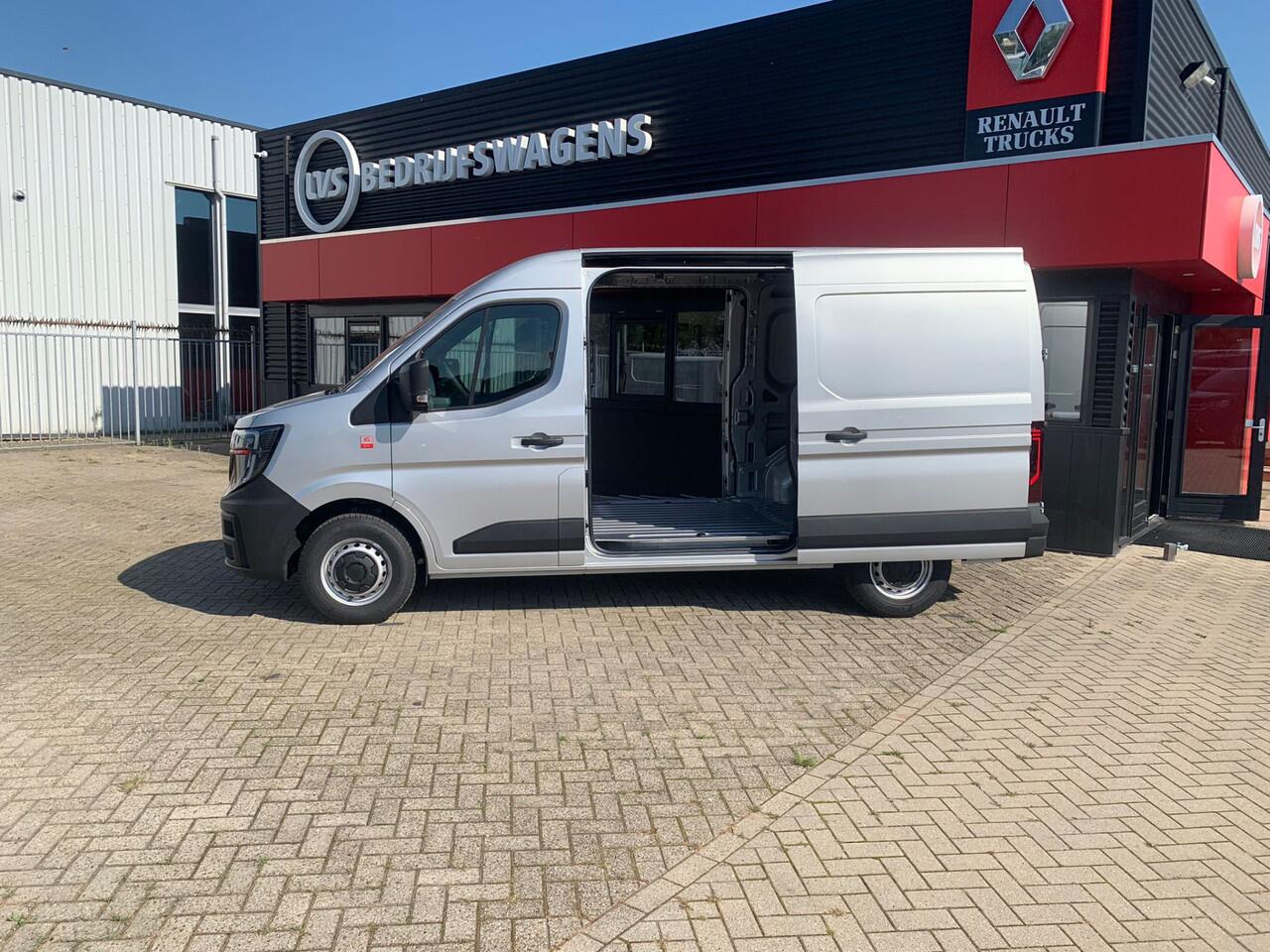 Renault MASTER T35 2.0 dCi 150 PK L2H2 Multimedia met Google services,Dubbele schuifdeur, Camera, Trekhaak, Apple carplay. Verwarmde voorruit.