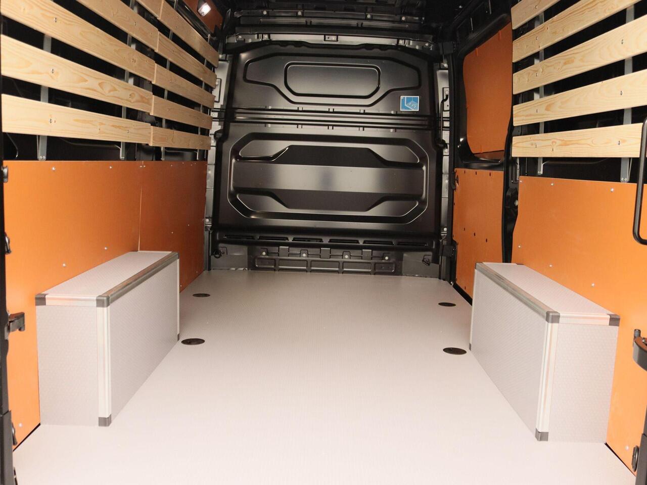 Renault MASTER E-Tech T35 L2H2 Advance long range 87 kWh | Black Edition | Climate Control | Cruise Control | Navigatie | Parkeersensoren v+a & Achteruitrijcamera | Trekhaak |