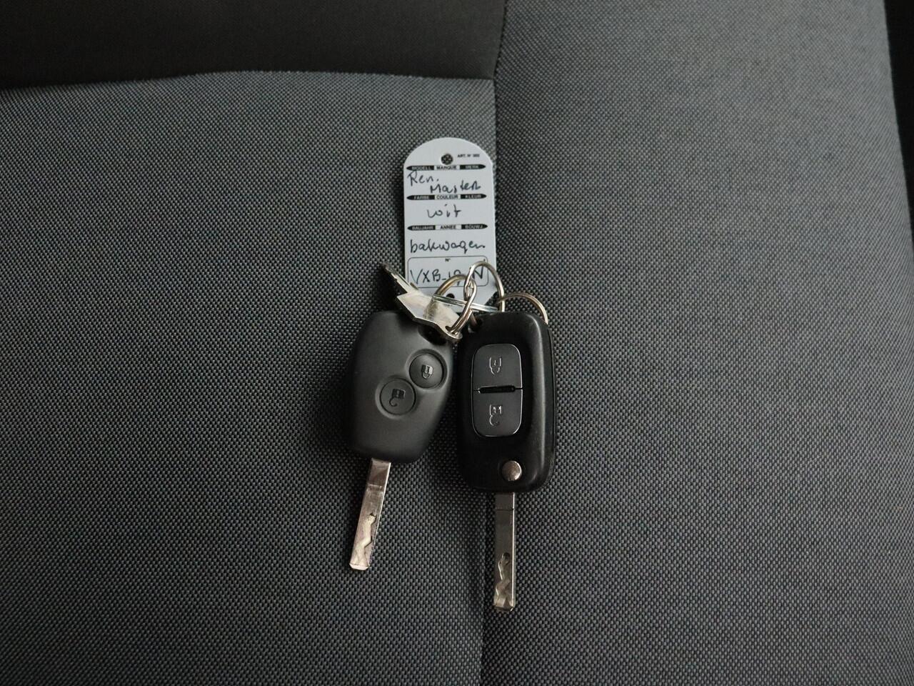 Renault MASTER 2.3DCi 150PK Bakwagen+Laadklep | Dakspoiler | Zijdeur | Airco | 3-Persoons