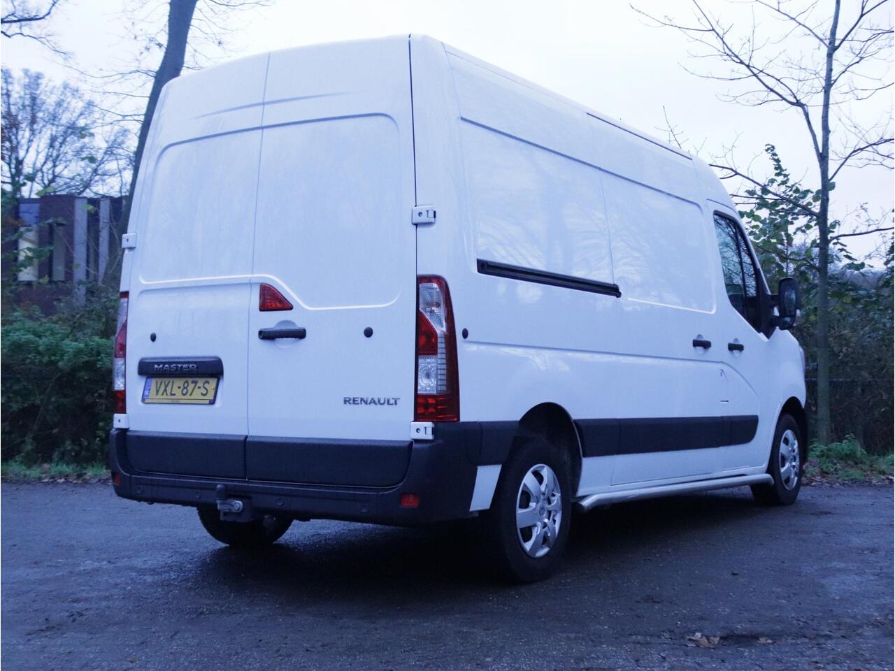 Renault MASTER 2.3 dCi 135 T35 L2H2 Work Edition | Betimmering | All-Season banden | Trekhaak