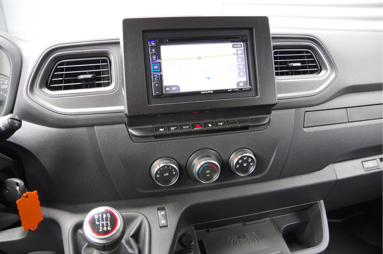 Renault MASTER T35 2.3 dCi 150PK L2H2 RED, DC-7P, 3.5T TREKHAAK, CAMERA, CRUISE, NAVI, AIRCO, PARKEERSENSOREN, NL AUTO, NAP, DUBBELE CABINE