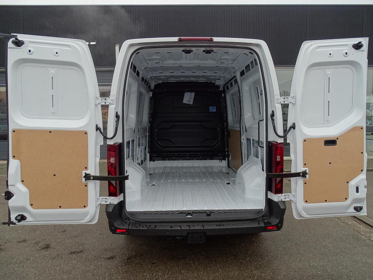 Renault MASTER T35 2.0 dCi 130 L2H2 Advance TREKHAAK / DRAADLOZE TELEFOONLADER / APPLE CARPLAY & ANDROID AUTO