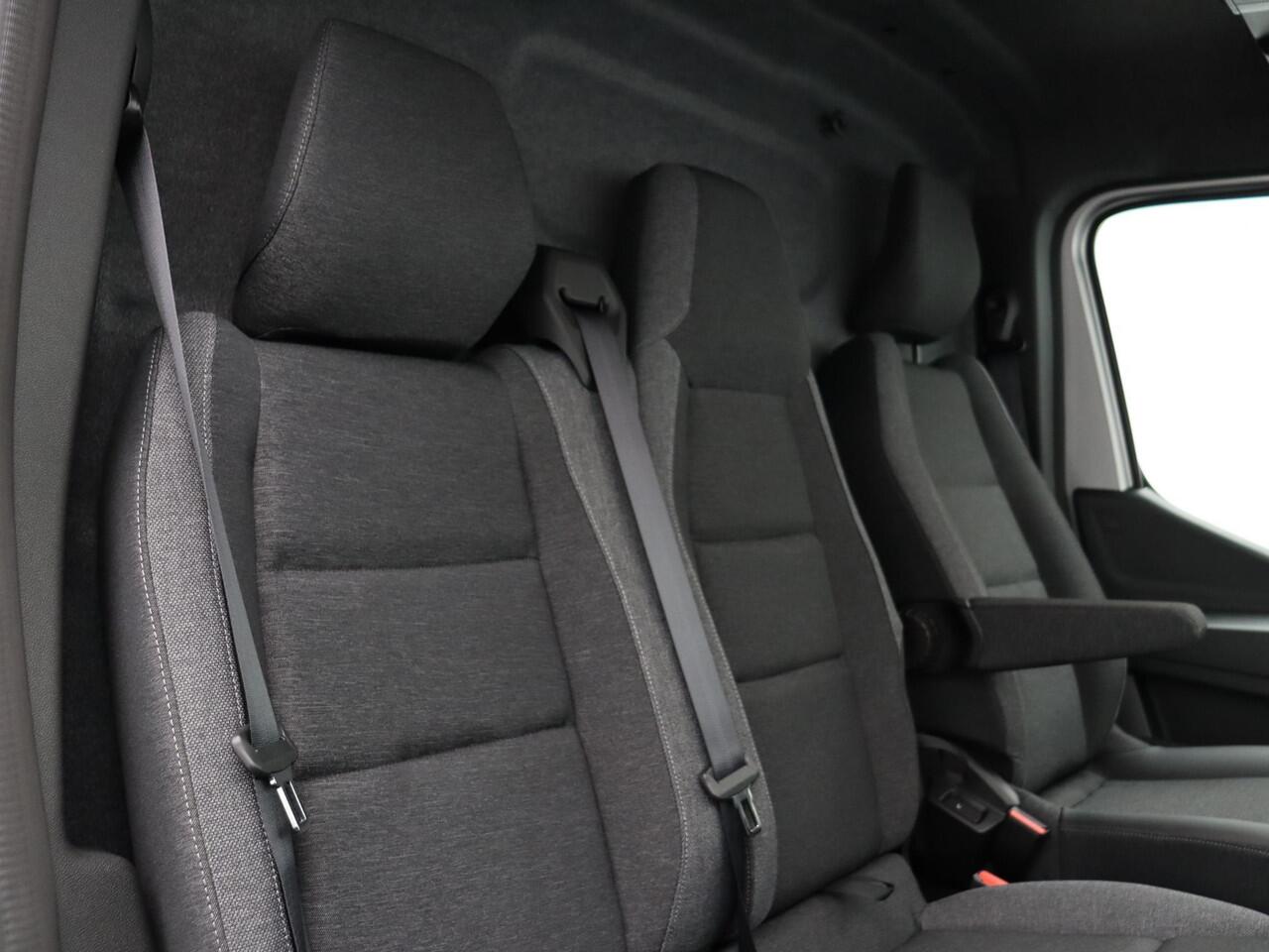 Renault MASTER T35 2.0 dCi 130pk L2H2 Advance | Laadruimtepakket | Trekhaak | Achteruitrijcamera |