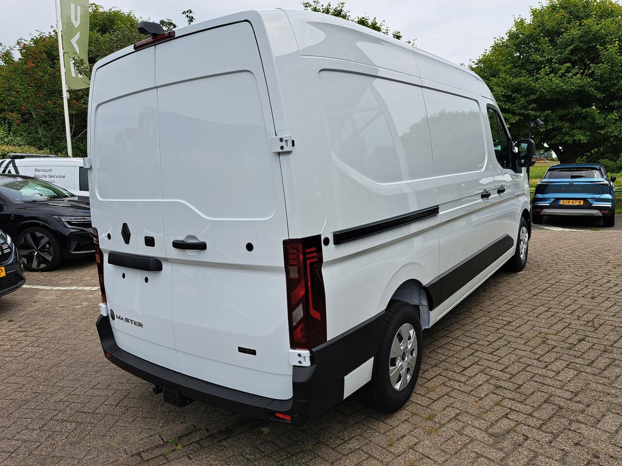 Renault MASTER E-Tech T35 L2H2 Extra long range 87 kWh | 22kW AC en 130kW DC laden | Navigatie | Camera | NIEUW UIT VOORRAAD LEVERBAAR |