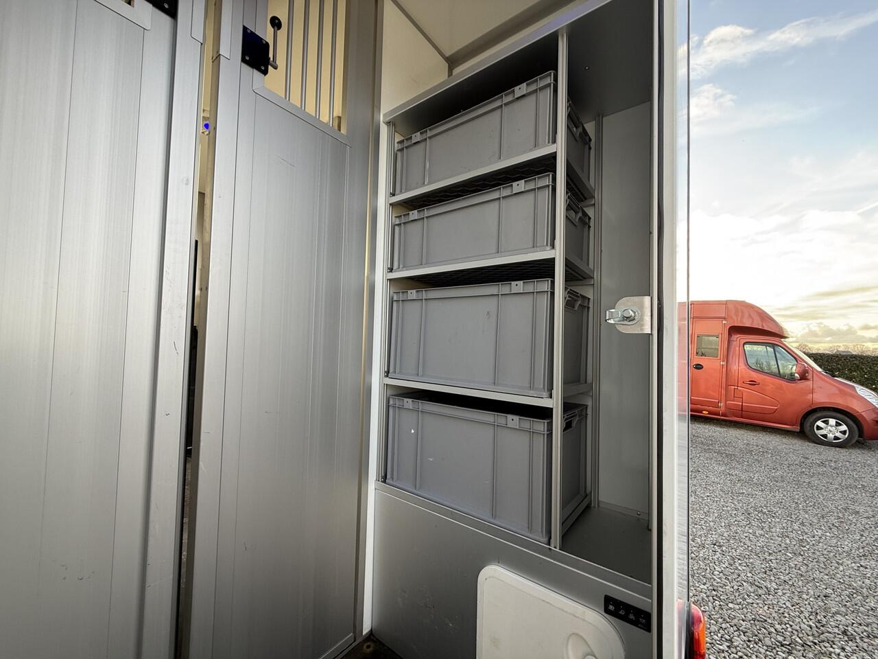 Renault MASTER PAARDENWAGEN | HORSETRUCK | ROELOFSEN | STALLION 3XL | 2024 | HENGST | 56.320KM | LEER | CAMERA | 165PK | 3-SEAT | BELGISCH KENTEKEN