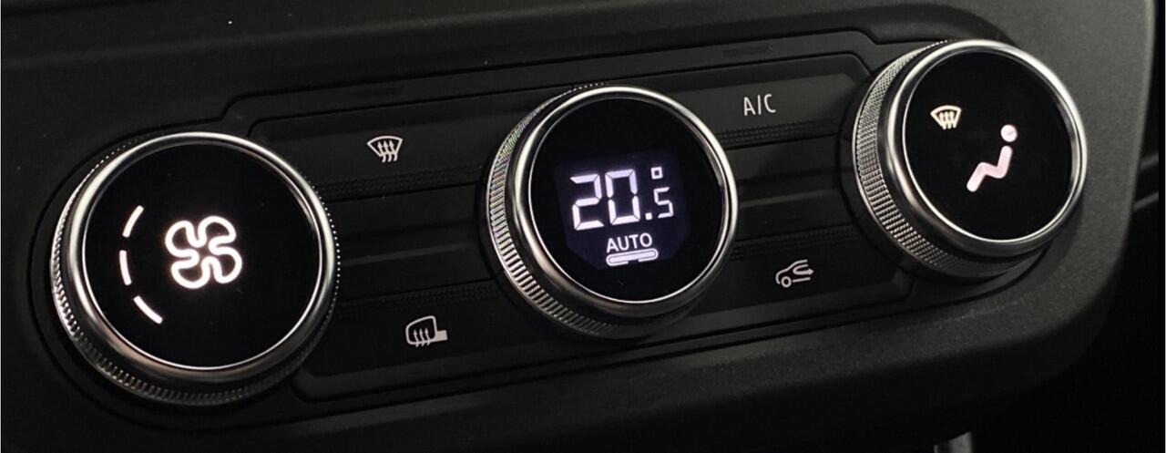 Renault MASTER T35 2.0 dCi 130 L2H2 Advance Stoelverwarming / Laadruimte betimmering / Trekhaak / All season