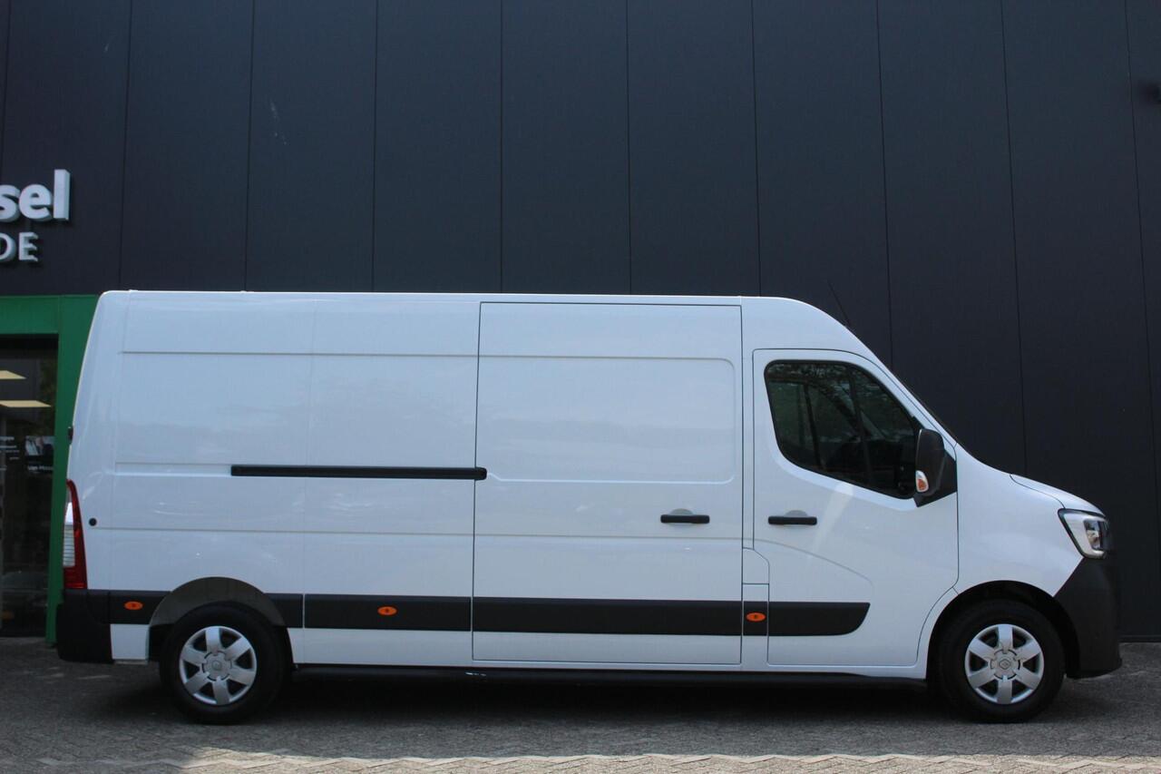Renault MASTER T35 2.3 dCi 180Pk L3H2 Energy Work Edition | Navigatie | Parkeersensoren & Camera | Side Bars | Betimmering | Airco | Cruise Control | Schuifdeur Links & Rechts | Black Edition | Trekhaak |