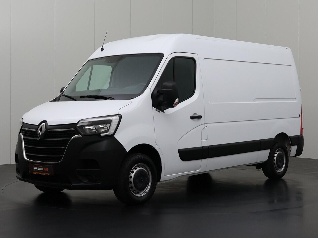 Renault MASTER 2.3DCI 135PK L2H2 | Airco | Cruise | 3-Persoons | Betimmering