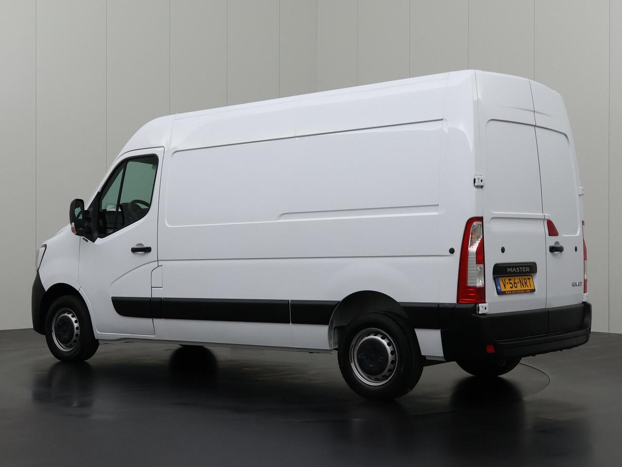 Renault MASTER 2.3DCI 135PK L2H2 | Airco | Cruise | 3-Persoons | Betimmering