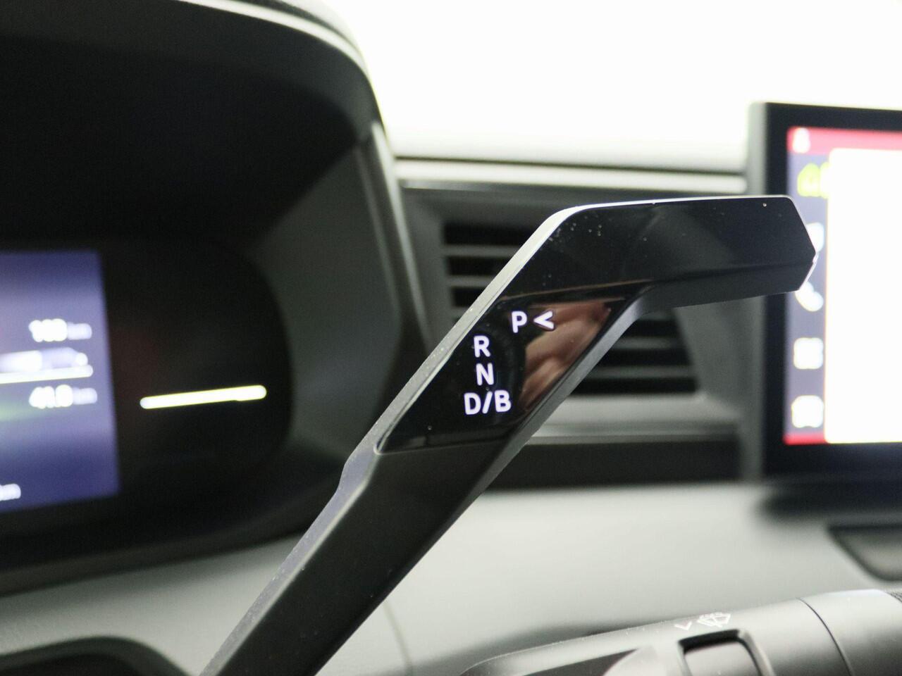 Renault MASTER E-Tech T35 L2H2 Advance long range 87 kWh | Black Edition | Climate Control | Cruise Control | Navigatie | Parkeersensoren v+a & Achteruitrijcamera | Trekhaak |