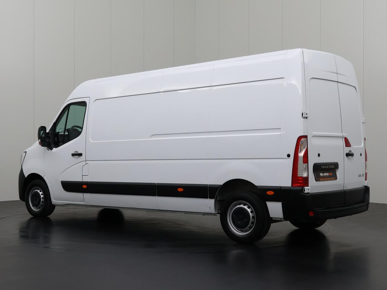 Renault MASTER 2.3DCI 135PK L3H2 | Airco | Cruise | 3-Persoons | Betimmering