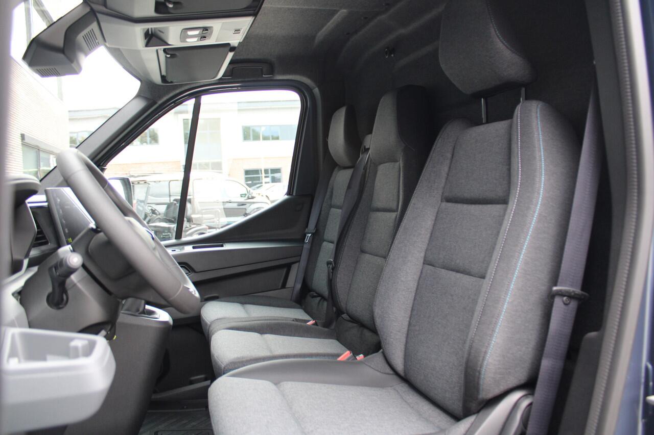 Renault MASTER T35 2.0 dCi 170pk L2H2 Extra - Navigatie - Blind Spot - Camera - Stoelverwarming - Verwarmde voorruit - Rijklaar