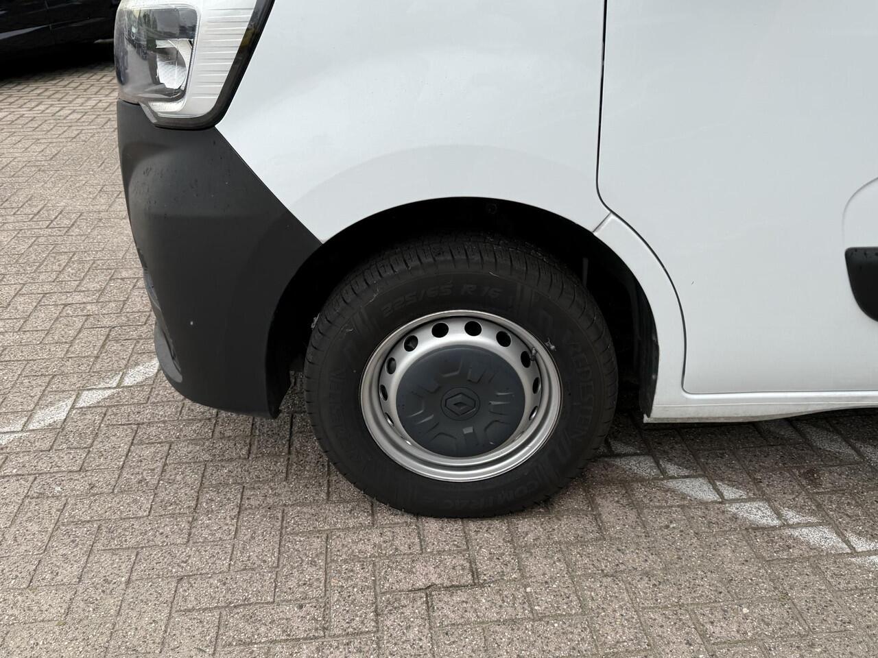 Renault MASTER T33 2.3 dCi 135 L2H2 Comfort | Trekhaak | Navigatie | DAB | Airco | Parkeersensoren | BT-Telefoonfunctie |