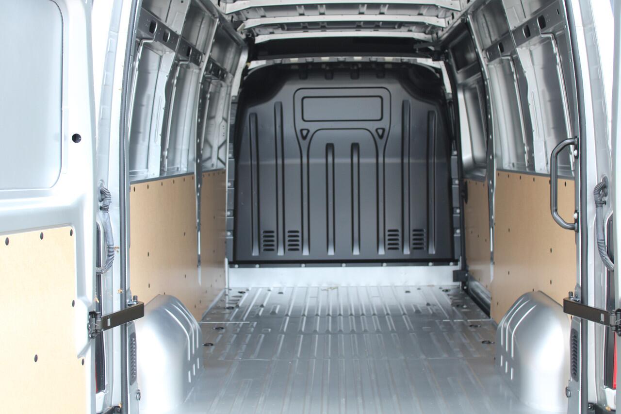 Renault MASTER T35 2.3 dCi 180pk L3H2 - Airco - Navigatie - Camera - Cruise - Parkeersensoren - 105l tank - Rijklaar