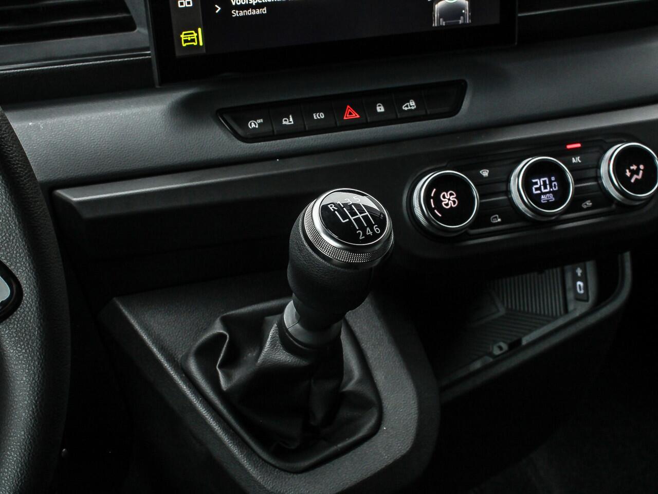 Renault MASTER T35 2.0 dCi 170PK L2H2 Extra | BPM VRIJ! | 2X SCHUIFDEUR | BLIND SPOT | CAMERA | STOELVERWARMING | TREKHAAK |