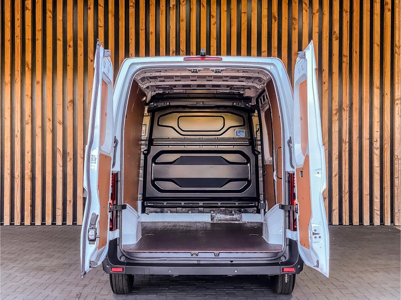 Renault MASTER T35 2.0 dCi 170PK L2H2 Extra | BPM VRIJ! | R-LINK | STOELVERWARMING | CAMERA | BETIMMERING |