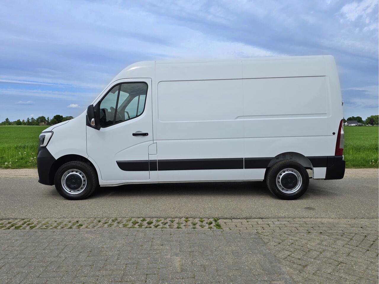 Renault MASTER T33 2.3 dCi 135 L2 H2 - 135 Pk - Euro 6 - Airco - Cruise Control