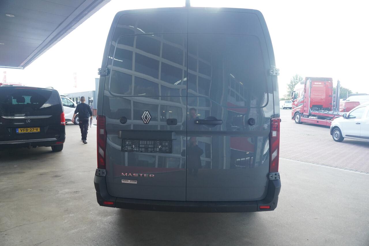 Renault MASTER T35 2.0 dCi 170PK L3H2 Extra Laadruimte inrichting nr. V110 | Airco | Cruise | Camera | Navi | Oprijschans | Flitsbalk