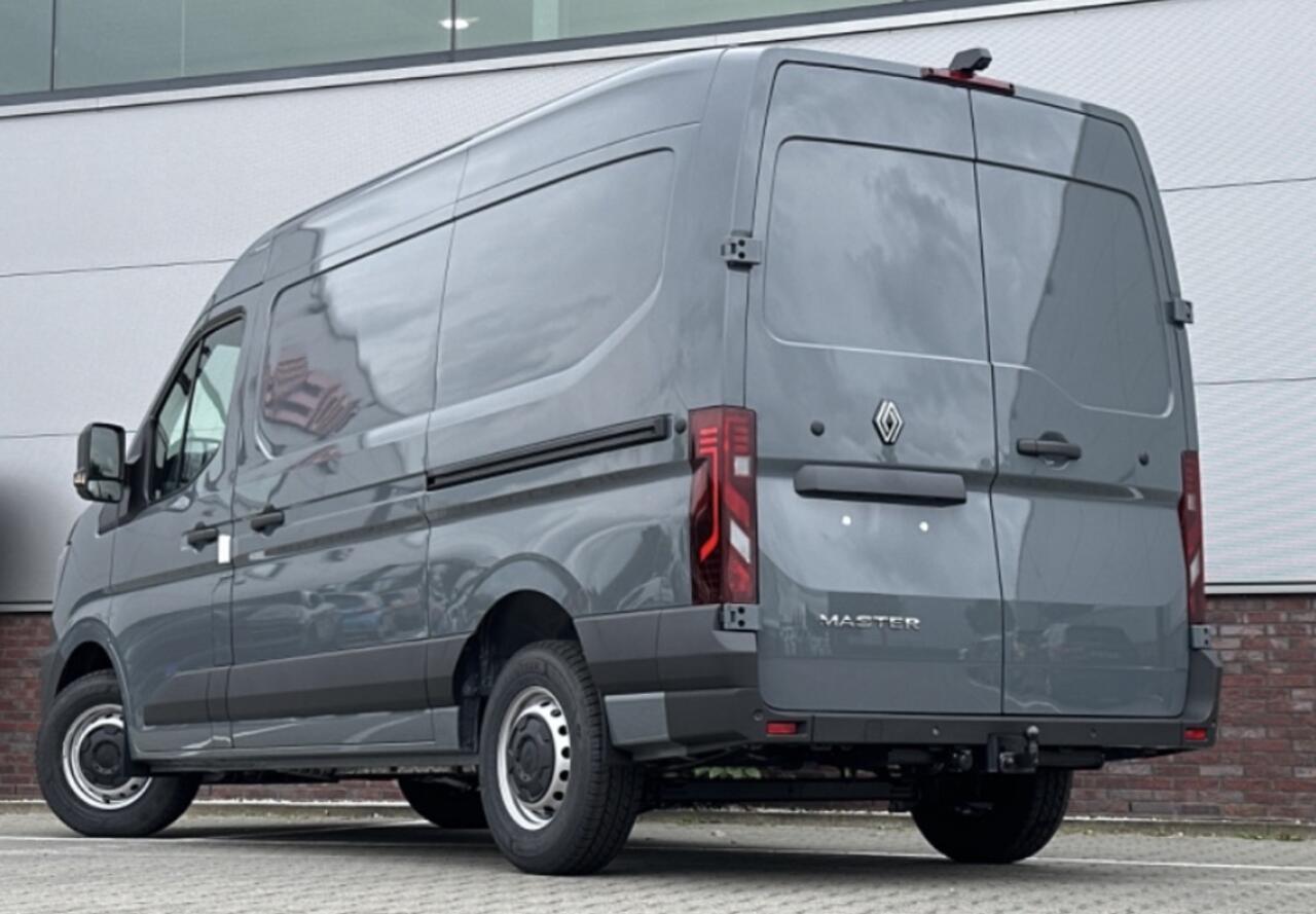 Renault MASTER T35 2.0 dCi 130 L2H2 Advance Camera / Laadruimte betimmering / Trekhaak / All season