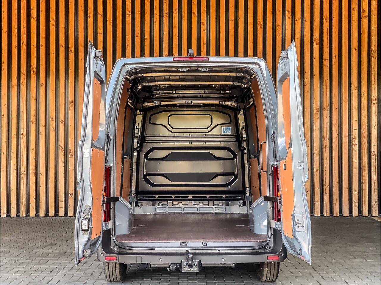 Renault MASTER T35 2.0 dCi 170PK L2H2 Extra | BPM VRIJ! | 2X SCHUIFDEUR | BLIND SPOT | CAMERA | STOELVERWARMING | TREKHAAK |