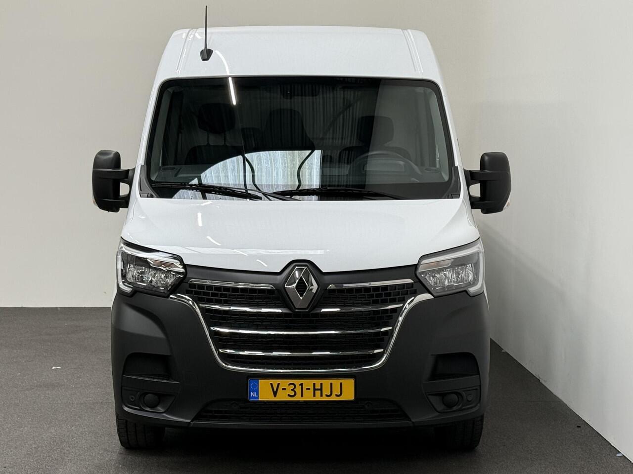Renault MASTER T33 2.3 dCi 135PK L2H2 BPM VRIJ! Airco Cruise control Parkeersensoren Navigatie Trekhaak