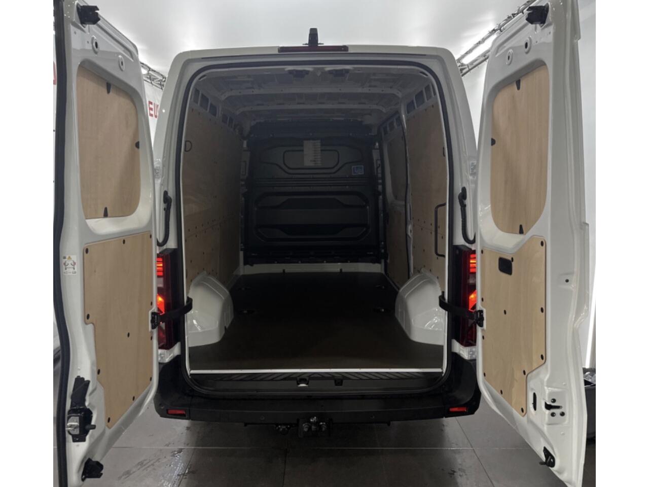 Renault MASTER T35 2.0 dCi 130 L2H2 Advance Camera / Carplay / laadruimte pakket / All season