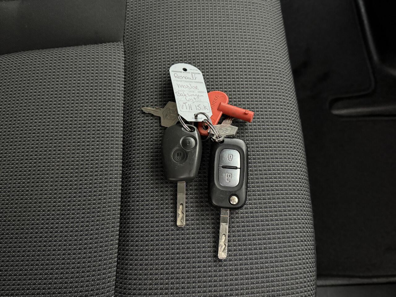 Renault MASTER 2.3DCi 145PK Bakwagen+Laadklep | Dakspoiler | Zijdeur | Betimmering | Airco | Cruise | 3-Persoons