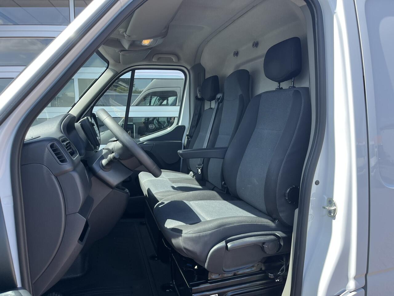 Renault MASTER T35 2.3 dCi 135 L2H2 Work Edition