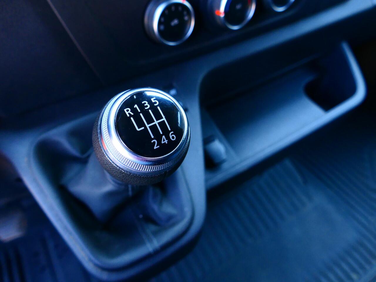 Renault MASTER T35 2.3 dCi 150 L3H2 Energy *Incl. Imperiaal + ladder!* - Trekhaak, cruise, navi, dode hoek