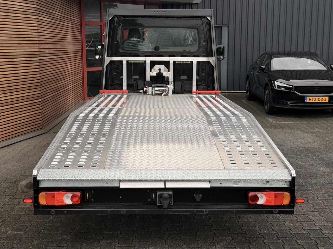 Renault MASTER T35 2.0 dCi 170pk L3 Extra Unieke uitvoering / Oprijwagen Katax opbouw / Alles in kleur gespoten / Carplay / Laadvermogen 1219 kg