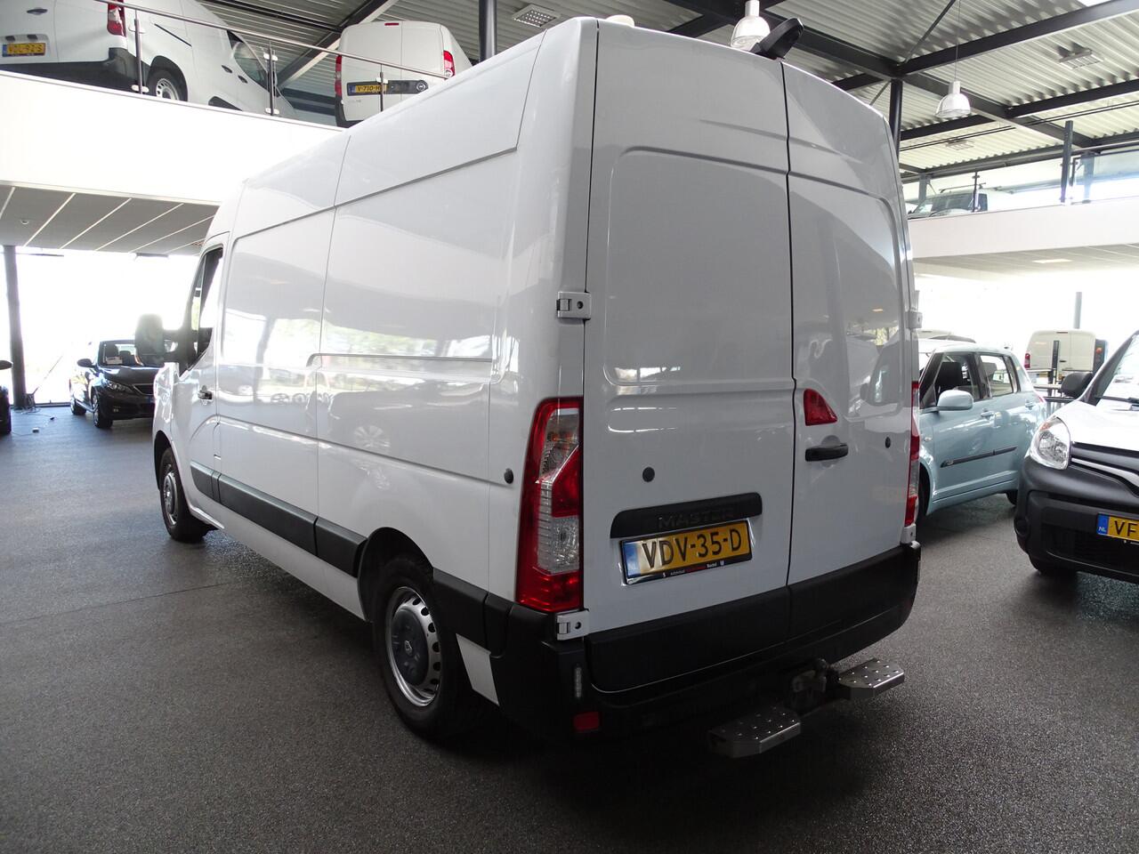 Renault MASTER T35 2.3 dCi 135 L2H2