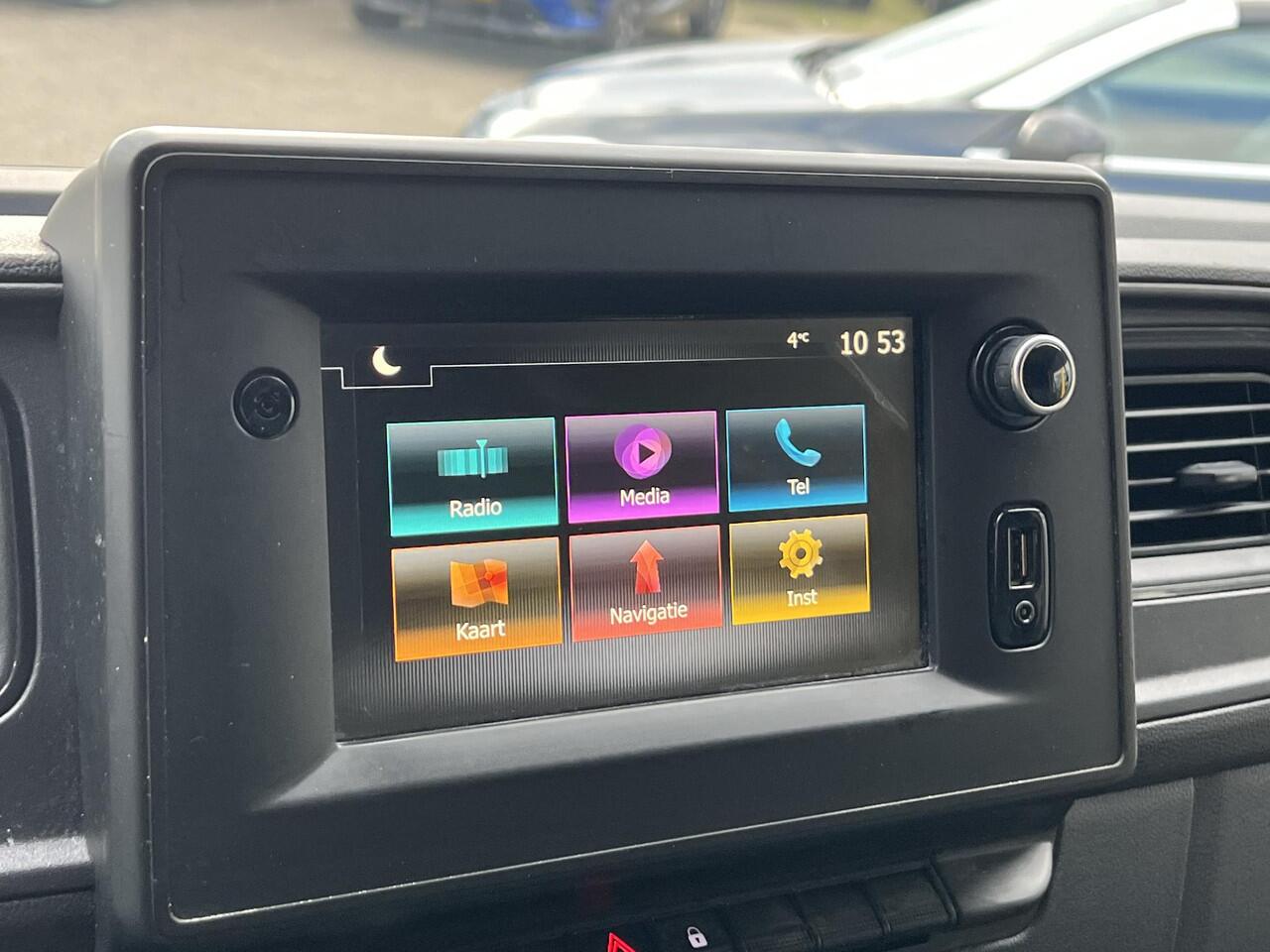 Renault MASTER T33 2.3 dCi 135 L2H2 Comfort | Trekhaak | Navigatie | DAB | Parkeersensoren | Airco |