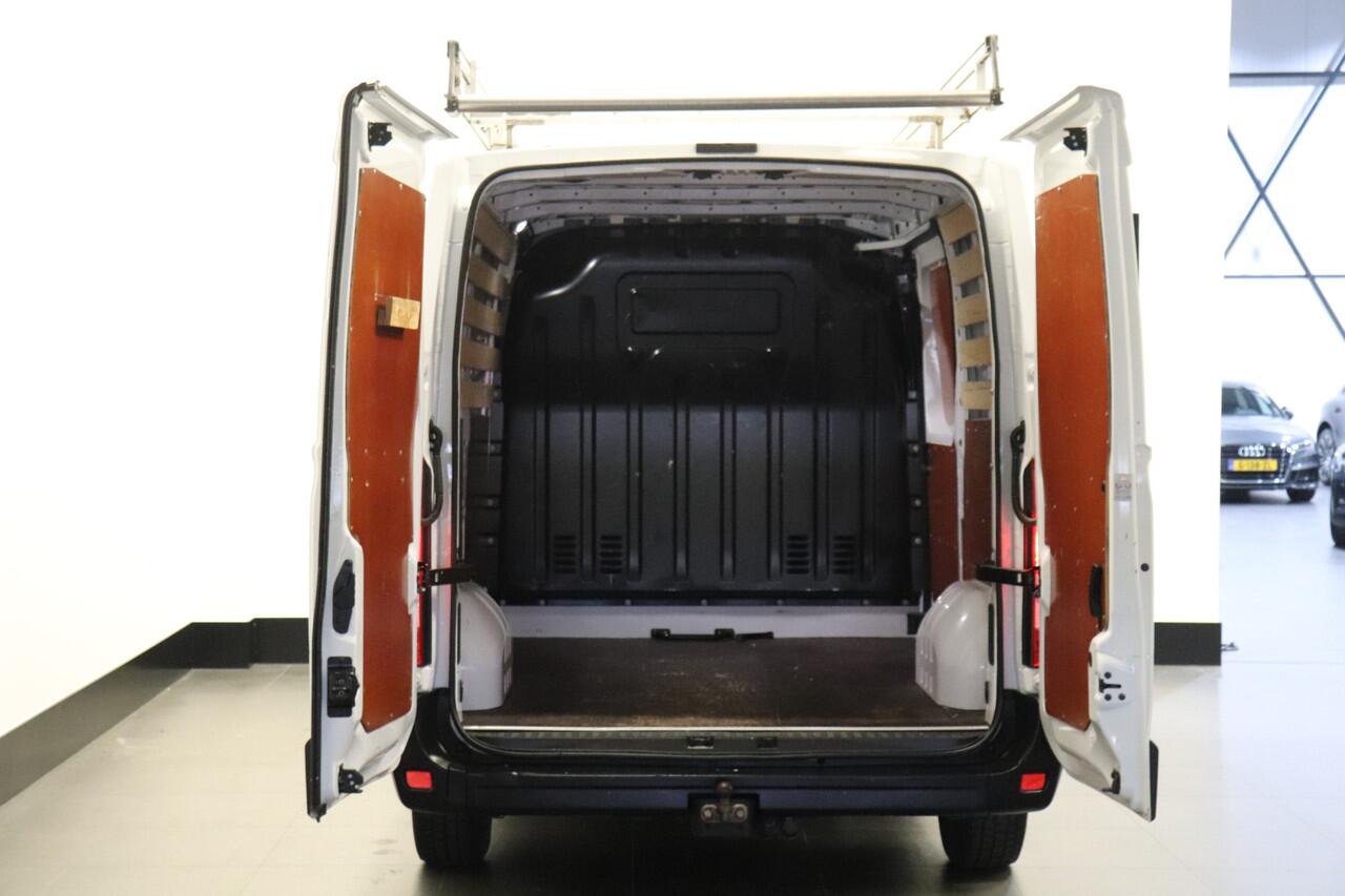 Renault MASTER 2.3 dCi 136PK EURO 6 - Airco - Cruise - Trekhaak - ¤ 15.900,- Excl.